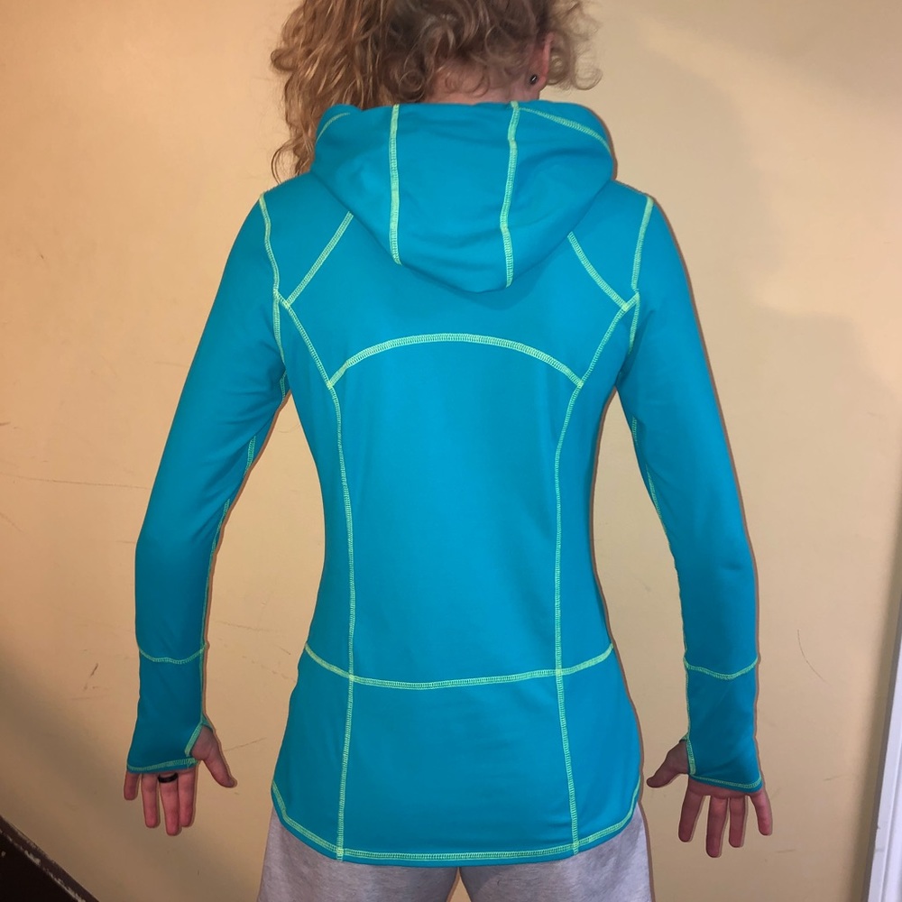 Lightweight Hooded Running Longsleeve